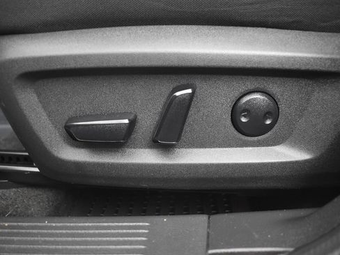 Used 2022 Nissan Rogue SV image 29