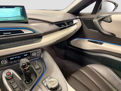 Used 2019 BMW i8 Roadster AWD/4WD image 23