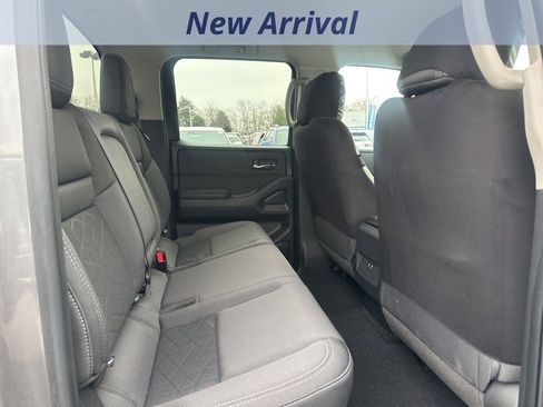 Used 2025 Nissan Frontier SV image 8