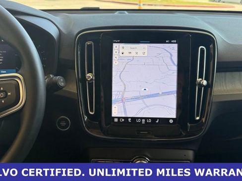 Used 2025 Volvo XC40 B5 Plus AWD/4WD image 21