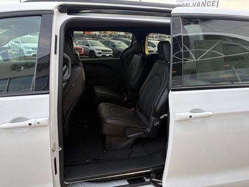 New 2026 Chrysler Pacifica Select w/ S Appearance Package image 22