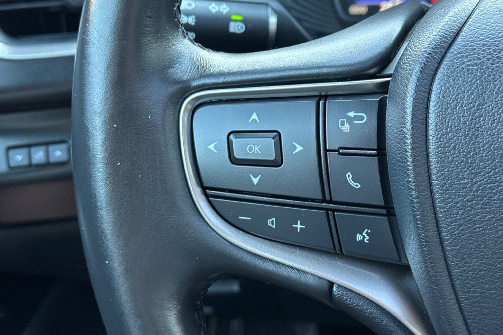 Used 2024 Lexus UX 250h FWD image 27
