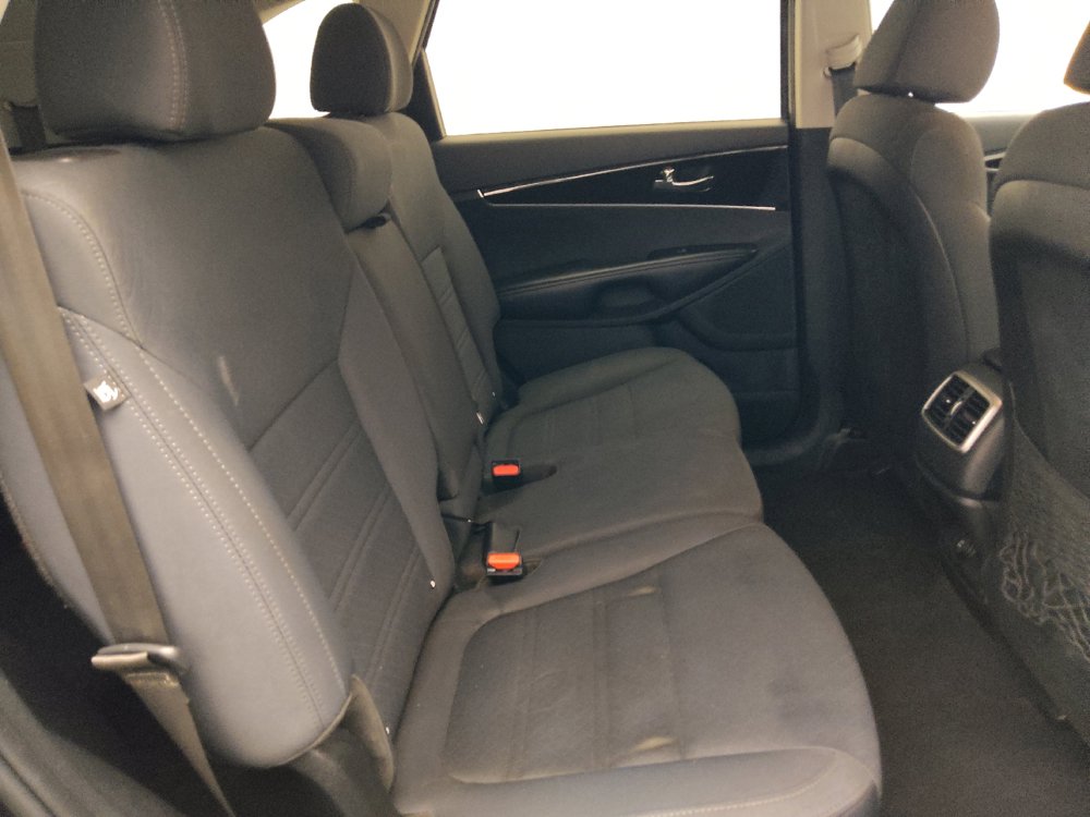 Used 2019 Kia Sorento L FWD image 19