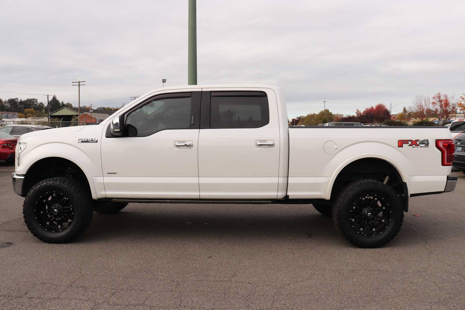 Used 2016 Ford F150 Lariat w/ Equipment Group 502A Luxury AWD/4WD image 8