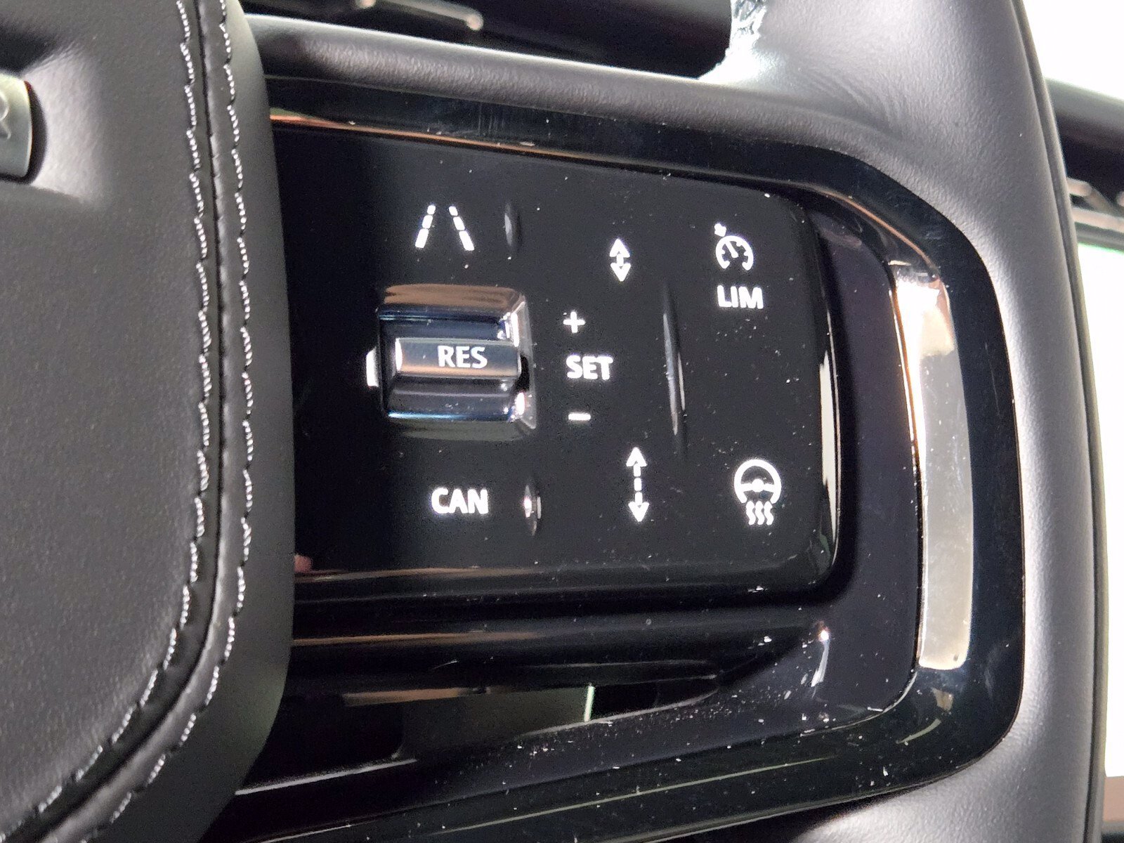 New 2027 Land Rover Range Rover Sport Dynamic SE AWD/4WD image 25
