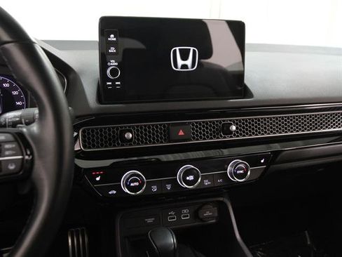 Used 2022 Honda Civic Sport Touring image 9