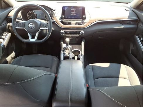 Used 2023 Nissan Altima 2.5 SV FWD image 21