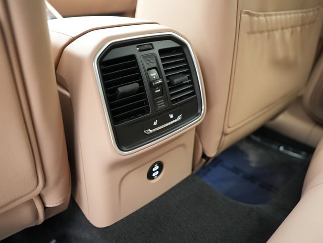 Certified 2026 Porsche Macan AWD/4WD image 29