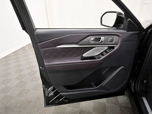 Used 2025 Ford Explorer Platinum w/ LUX Leather Package image 13