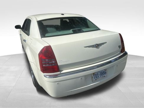 Used 2006 Chrysler 300 C w/ Navigation & Sound Group II image 15