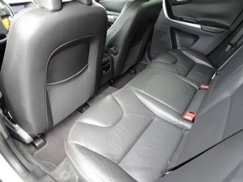 Used 2010 Volvo XC60 T6 image 28