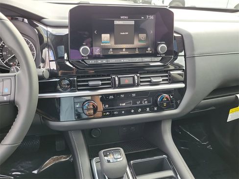 New 2025 Nissan Pathfinder SV w/ SV Premium Package image 10