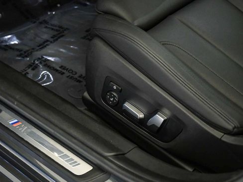 Used 2019 BMW 330i Sedan w/ M Sport Package RWD image 23