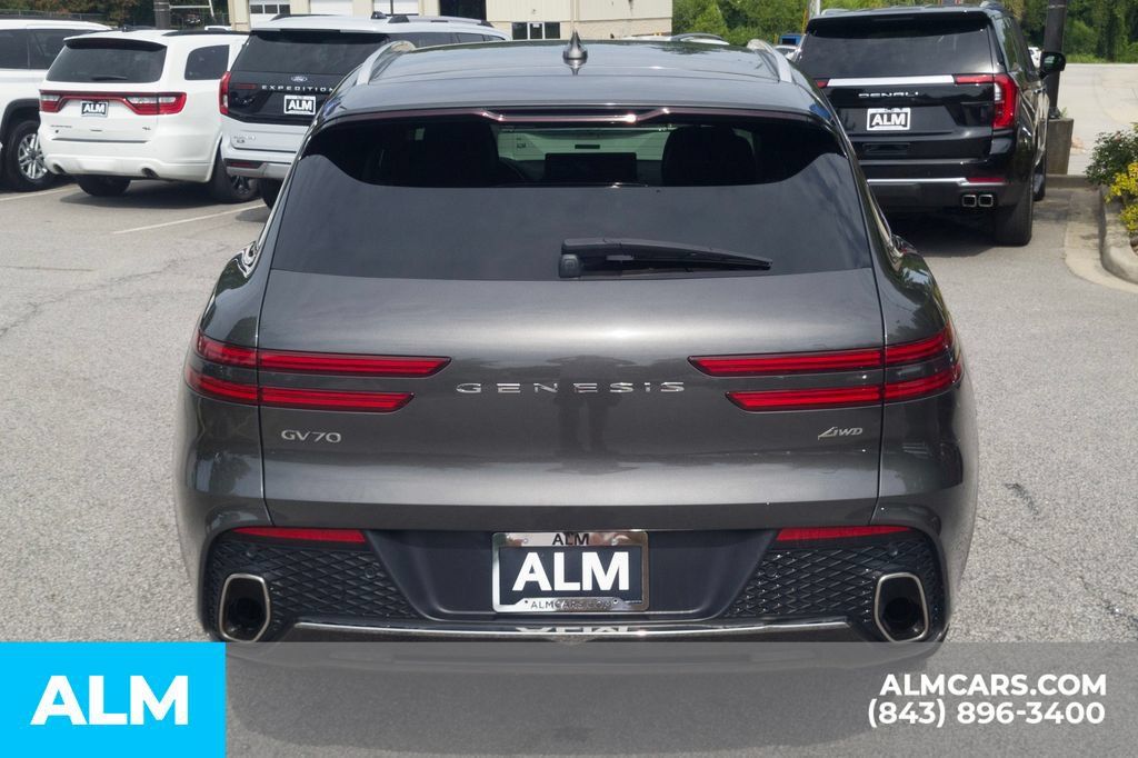 Used 2025 Genesis GV70 2.5T AWD/4WD image 6