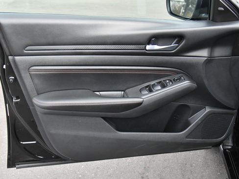 Used 2021 Nissan Altima 2.5 SR image 13