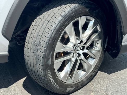 Used 2019 Toyota RAV4 Limited w/ Cold Weather Package FWD image 9