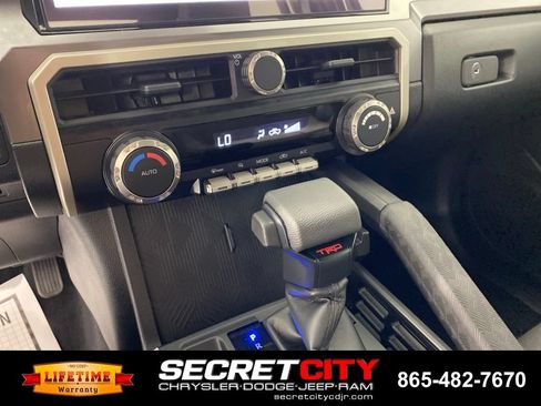 Used 2025 Toyota Tacoma TRD Off-Road AWD/4WD image 21