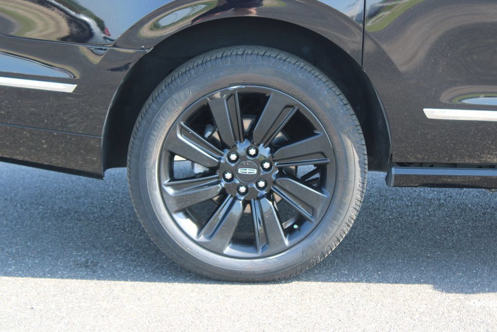 Used 2024 Lincoln Navigator L Reserve AWD/4WD image 12