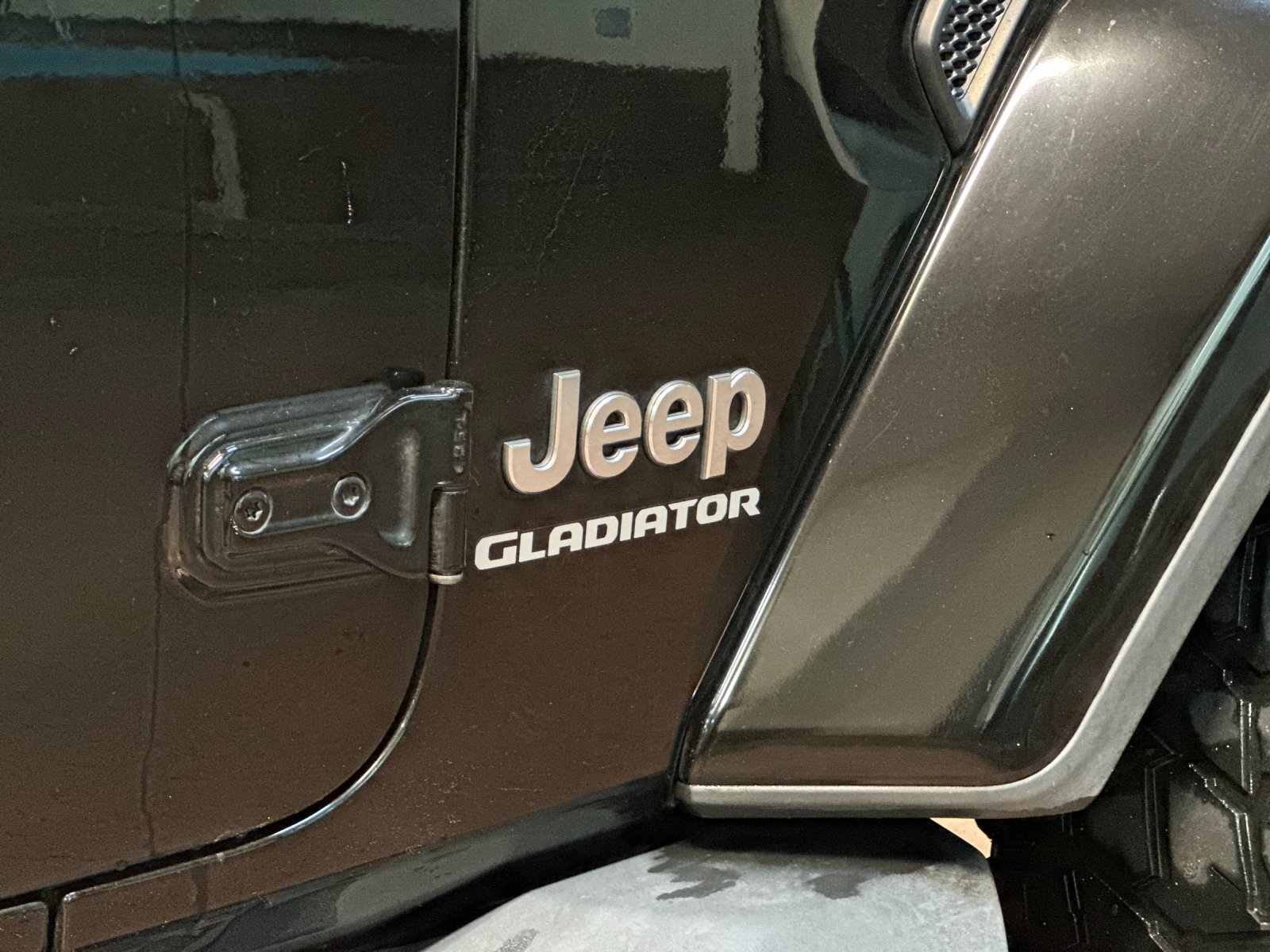 Certified 2021 Jeep Gladiator Overland w/ Popular Equipment Package AWD/4WD image 25