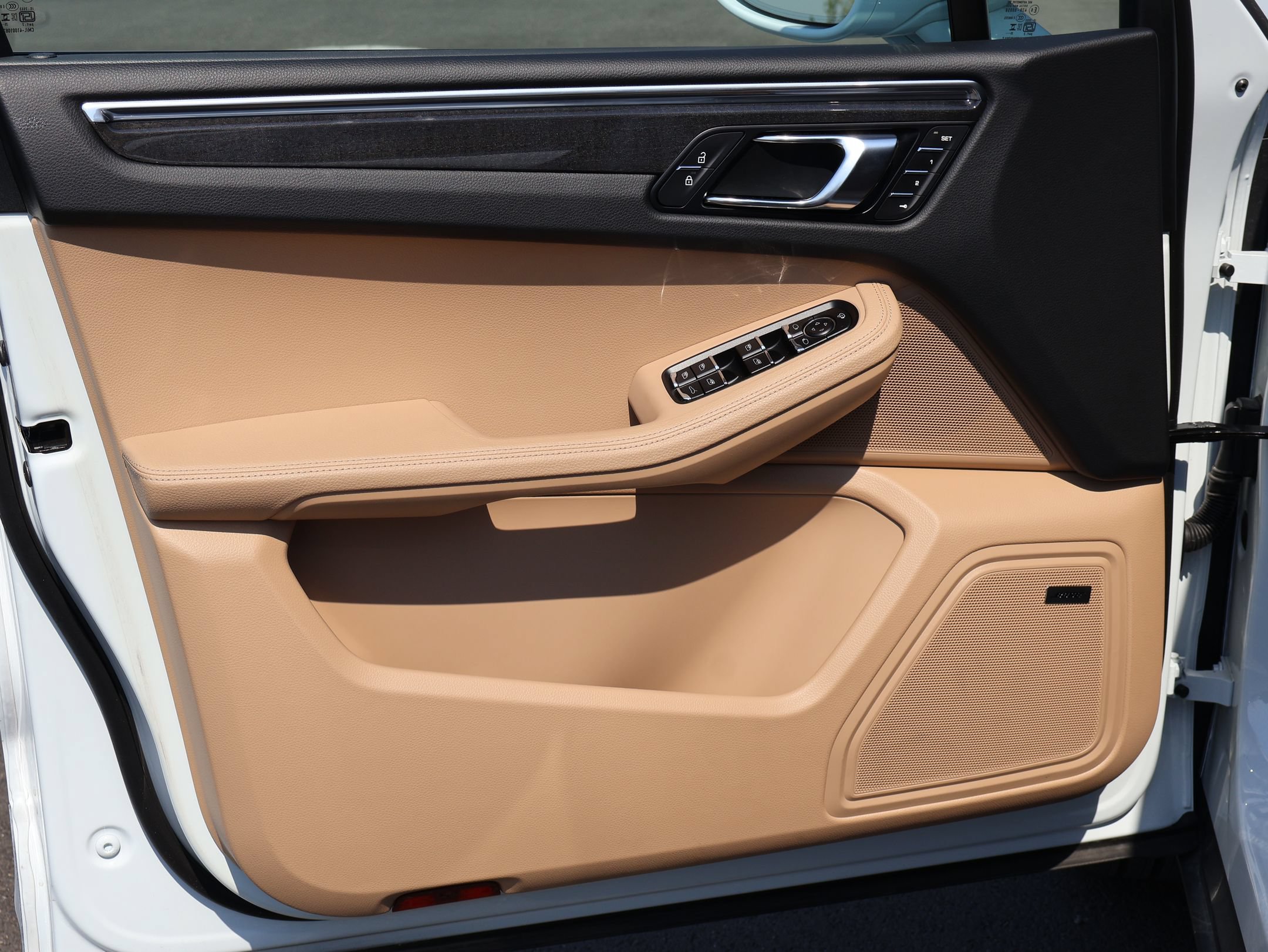 Certified 2026 Porsche Macan AWD/4WD image 14