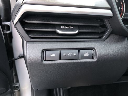 Used 2025 Nissan Altima 2.5 SV image 10