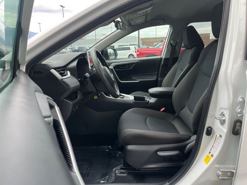 Used 2025 Toyota RAV4 LE AWD/4WD image 11