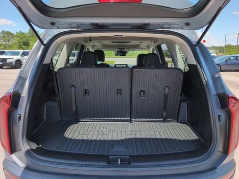 Used 2022 Kia Telluride S FWD image 6