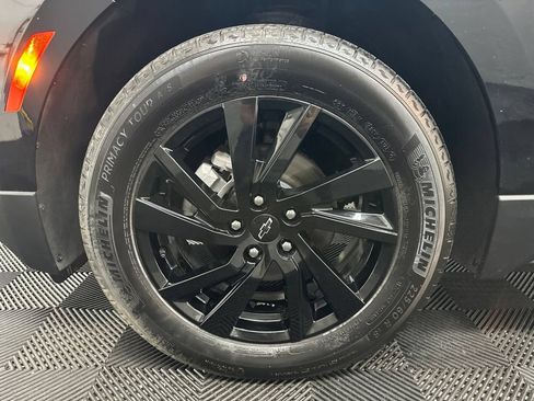 Used 2024 Chevrolet Equinox LS w/ Midnight Edition AWD/4WD image 36