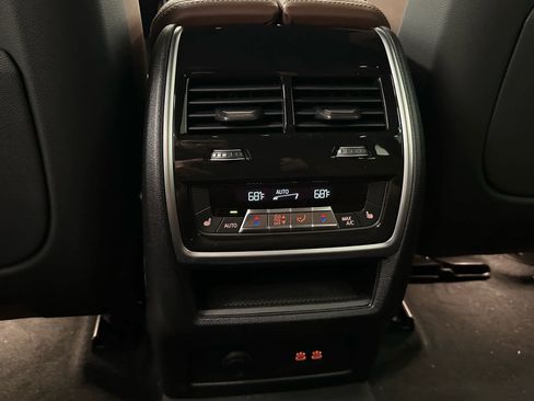 Used 2026 BMW X5 xDrive40i w/ Climate Comfort Package image 40