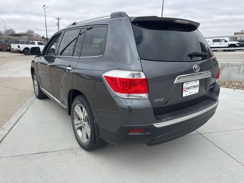 Used 2012 Toyota Highlander Limited w/ Tow Pkg image 3