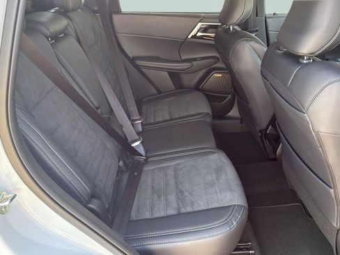New 2026 Mitsubishi Outlander SE FWD image 26