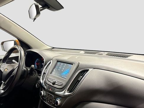 Used 2018 Chevrolet Equinox LT image 29