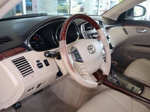 Used 2011 Toyota Avalon Limited FWD image 18