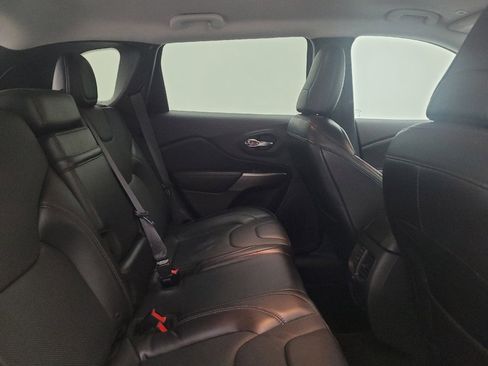 Used 2019 Jeep Cherokee Limited AWD/4WD image 19