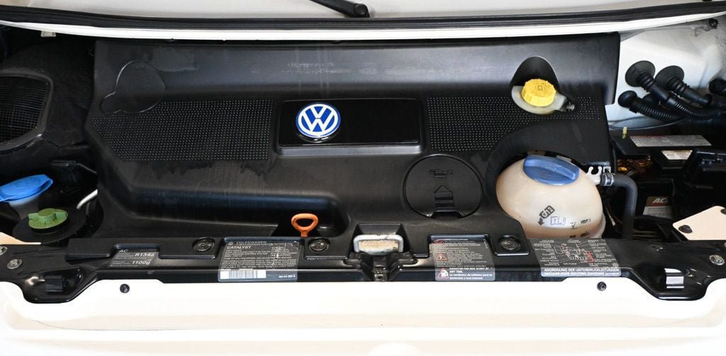 Used 2002 Volkswagen Eurovan MV FWD image 17