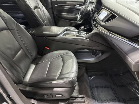 Used 2019 Buick Enclave Avenir w/ Avenir Technology Package image 20