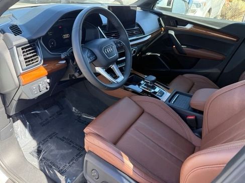Used 2023 Audi Q5 e Prestige w/ Prestige Package AWD/4WD image 8