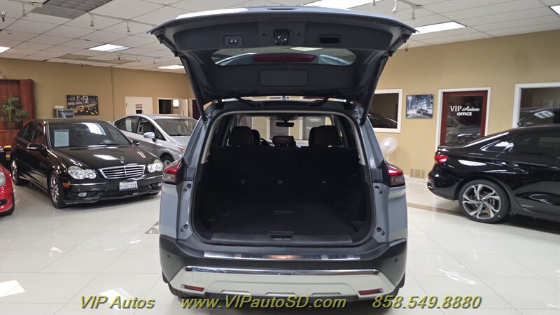 Used 2022 Nissan Rogue Platinum w/ Head-Up Display Package FWD image 10