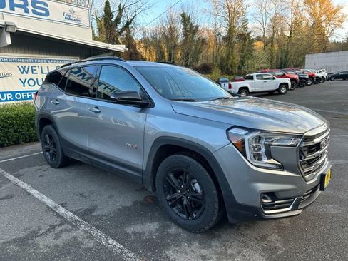 Used 2023 GMC Terrain AT4 image 8