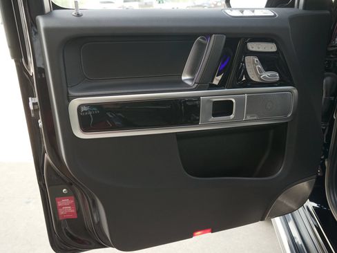 Used 2025 Mercedes-Benz G 550 image 25