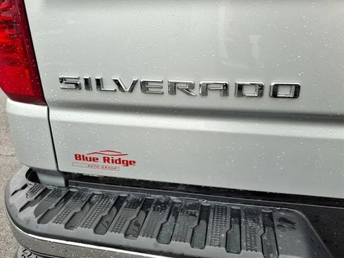 Used 2022 Chevrolet Silverado 1500 LT AWD/4WD image 8