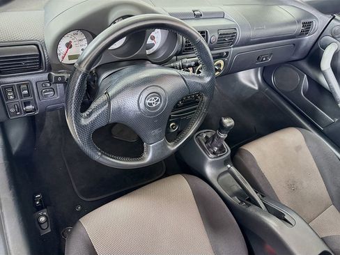 Used 2000 Toyota MR2 image 9