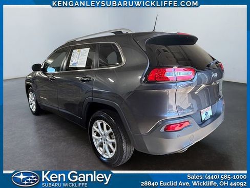 Used 2016 Jeep Cherokee Latitude w/ Safety/Convenience Group FWD image 3