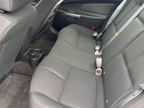 Used 2006 Pontiac Grand Prix Base 4dr Sedan w/ Sun And Sound Package image 13