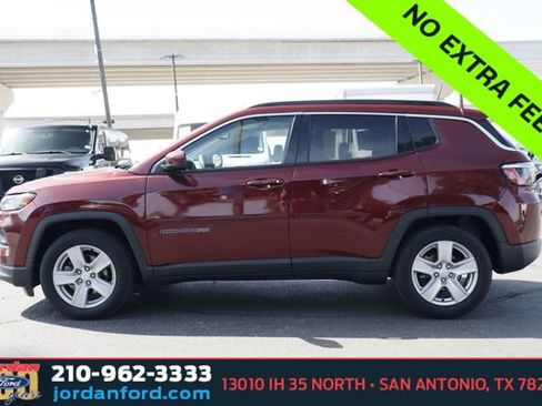 Used 2022 Jeep Compass Latitude FWD image 4