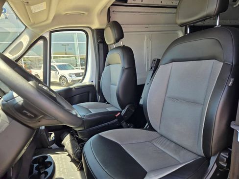 Used 2023 RAM ProMaster 2500 FWD image 21