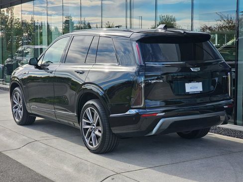 Used 2026 Cadillac Vistiq Sport AWD/4WD image 3