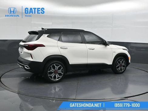Used 2023 Kia Seltos SX AWD/4WD image 2