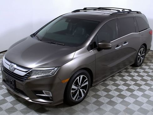 Used 2019 Honda Odyssey Elite image 3