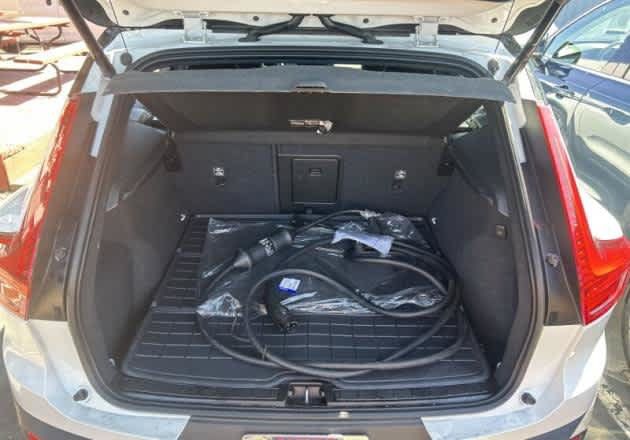 Used 2024 Volvo XC40 Recharge Ultimate w/ Protection Package Premier AWD/4WD image 7